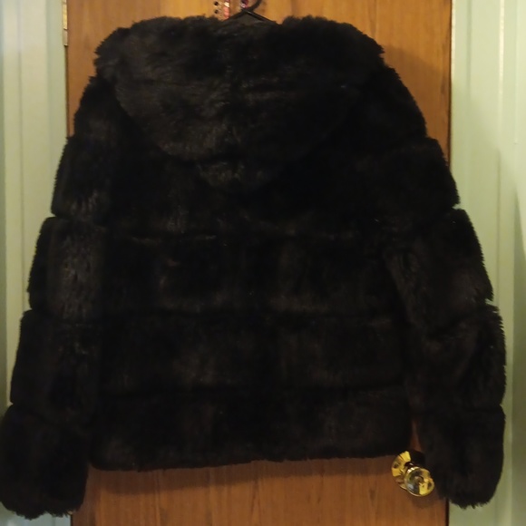 Furry Black Coat! - Picture 2 of 9